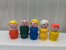 Fisher-Price Little People vintage mom dad girl boy red cap grandma whit... - $30.87