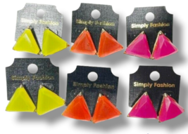 Moderno una Piedra Broche Triángulo Pendientes - 6 Pack / 3 Colores - £7.87 GBP
