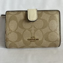 Nwt Coach Medium Corner Zip Wallet F23553 Khaki Vanilla (A3) - £35.56 GBP