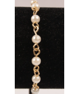Faux Pearl and Gold Tone Bracelet 6 Inches Dainty Fold Over Clasp - €2,61 EUR