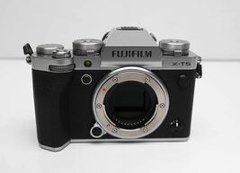 Fujifilm X-T5 40.2MP Mirrorless Camera - Black (Body Only) image 2