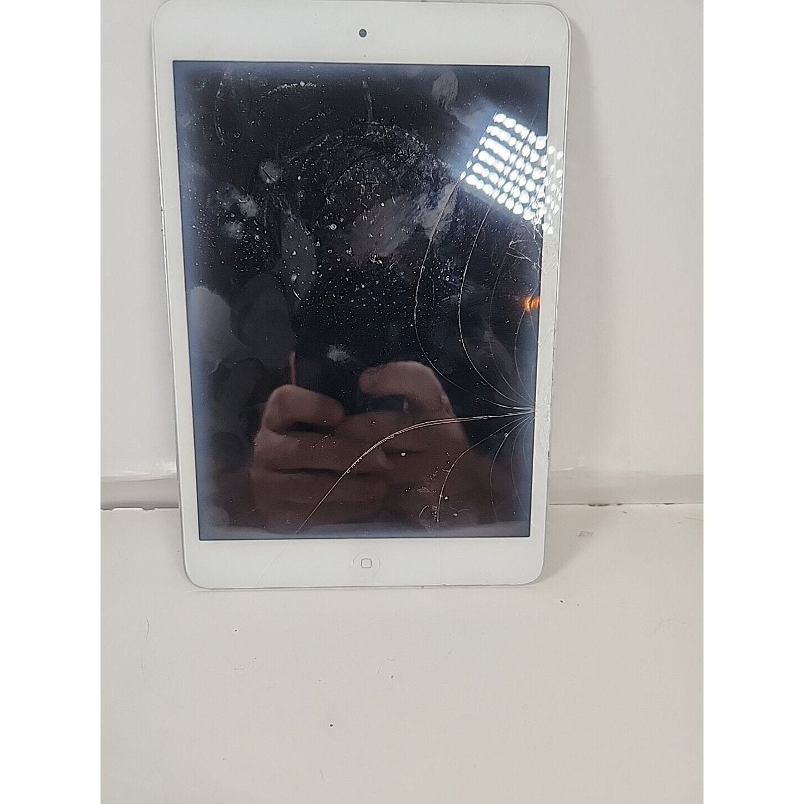 Apple iPad Mini 1st Gen A1432 7.9&quot; 16GB Wi-Fi Tablet MD531LL/A Locked Se... - $14.99
