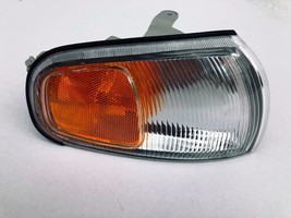 Eagle Eyes 1995-1996 Toyota Camry RIGHT Side Turn Signal Corner Light TO... - £17.03 GBP