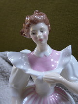 ROYAL DOULTON FIGURINE OF THE MONTH NOVEMBER 1987 ENGLAND - £63.94 GBP