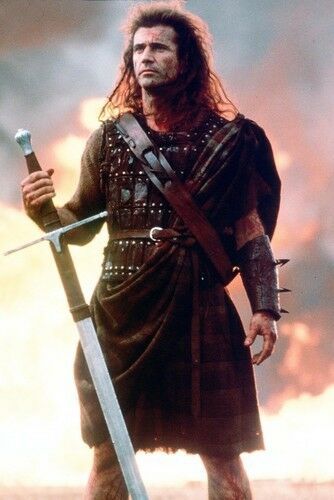 Mel Gibson 11x17 Mini Poster defiant holding sword Braveheart iconic photo