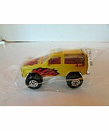 MATCHBOX INT&#39;L FORD BRONCO II 4 X 4 YELLOW 1/57 1987 NEW  H8 - $148.22 MXN