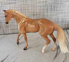 Breyer Classic Size Palomino Morgan Horse 8.5" x 6" BxUU - $14.35