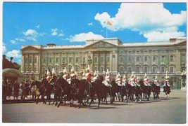 Postcard Mounted Guards At Buckingham Palace London England - £1.73 GBP