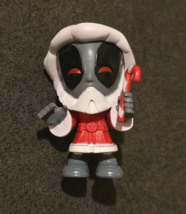 Marvel Deadpool Chimichanga Surprise 2&quot; Mini Figure – Christmas Santa Ed... - $270.88 MXN