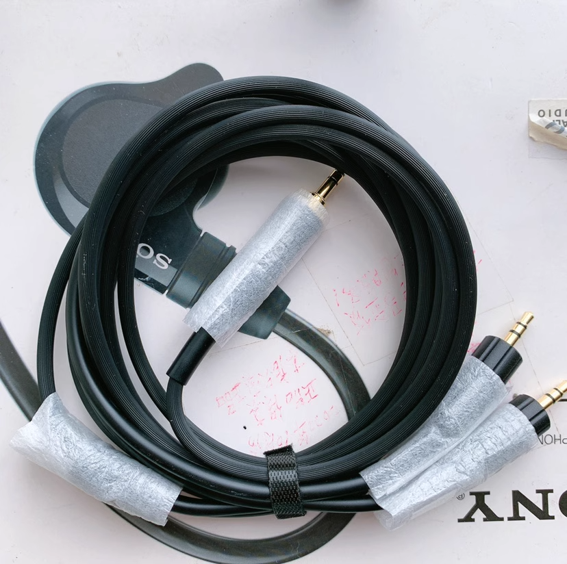 3.5mm standard balanced audio cable For Sony MDR-Z7M2 Headphones  			