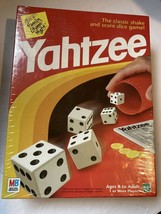 VINTAGE 1998 YAHTZEE CLASSIC SHAKE AND SCORE DICE GAME BY HASBRO FACTORY... - $17.77