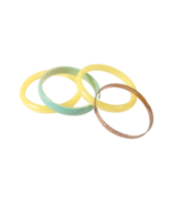 4 Vintage Bangle Bracelets 3 Plastic, 1 Brass Yellow and Green 3 inches - $129.05 MXN