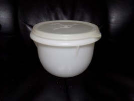 Vintage Tupperware White Mixing Bowl W Lid # 270-5 / Lid B EUC - $27.55