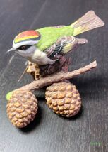 Lenox 1991 Garden Birds Figurine of a Golden Crowned Kinglet - $61.00