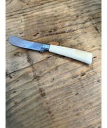 Vintage Regent Sheffield Cheese Butter Spreader Faux Mother of Pearl Handle - $209.21 MXN