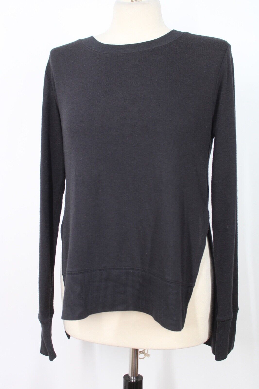 トップス alo yoga black tops xs W1467R_01_b1_s1_a1_1_m206_gran