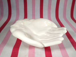 Stylish Vintage 1970&#39;s Figural Ceramic Cupped Hands  Trinket or Jewelry Dish - £14.05 GBP