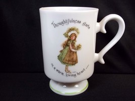 Porcelain footed coffee mug Holly Hobbie Thoughtfulness starts 8 oz Japan 1974 - £6.51 GBP