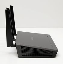 Netgear Nighthawk  AC1900 4-Port Gigabit Wireless AC Router (R7000) image 3