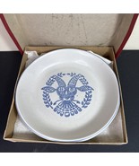 Vintage Pfaltzgraff Yorktowne Pie Plate 10” Stylized Bird Stoneware USA - $45.26 CAD