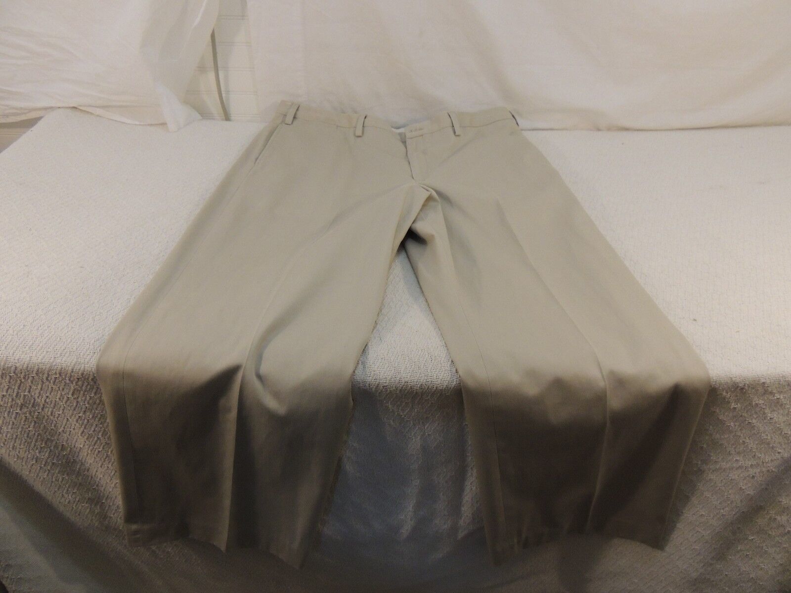 Eddie Bauer Relaxed Fit Wrinkle &amp; Stain Resistant Pleated Dress Pants Me... - $17.30