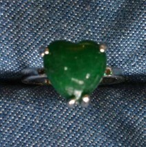 Elegant Green Magnesite Heart Silver-tone Ring size 7 1/2 - £10.32 GBP