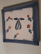 VTG Ceramic Stoneware 6&quot; X 6&quot; Square Tile Trivet Wall Hanging Floral Hanger Feet - £3.12 GBP