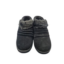Baretraps Women's Black Suede Slip On Shoes NIB Size 6.5 Faux Fur Lined - $34.99