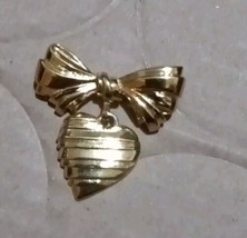 Vintage Avon I Love You GrandMother Heart Bow Charm Gold Tone Pin Brooch - $8.00