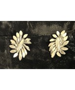 CORO Signed Silver Tone Clip On Earrings - $12.18 CAD