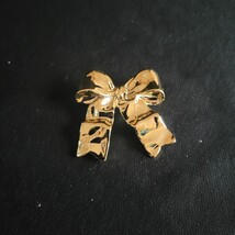 Vintage Jewelry Signed OAJ.C. Bow Gold Tone  BROOCH PIN Large 2&quot; Accesso... - $17.58 CAD