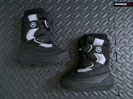 Airwalk Boy’s SZ 6 Boots Black White Strap Thermolite Snow Waterproof Retro - £29.27 GBP