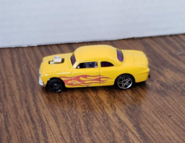 2000 Hot Wheels SHOE BOX First Edition Yellow w/ Flames &amp; 5 Spokes - £2.32 GBP