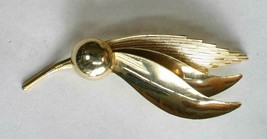 Elegant Mid Century Modern Gold-tone Triple Leaf Brooch 1960s vintage 3&quot; - £9.67 GBP