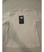 Decorated Originals Women&#39;s T-Shirt  Size Medium With Flower - $7.70