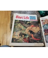 Vintage Boys&#39; Life Magazine - May 1952 - Boy Scouts setting up Tent cover - $184.76 MXN