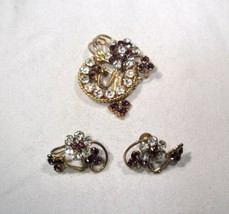 Vintage Gold Tone Purple Rhinestone Flower Brooch Pin &amp; Earring Set K251 - £43.52 GBP