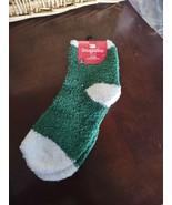 Snugadoo Adult Socks Green Christmas - $204.71 MXN