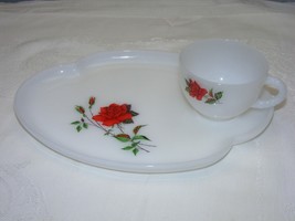 Vintage Federal Milk Glass Lunch Snack Plate + Cup Rosecrest Pattern - $368.72 MXN