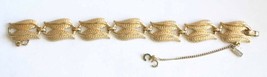 Monet Elegant Mid Century Modern Leaf Link Gold-tone Bracelet 1960s vintage 7&quot; - £14.38 GBP