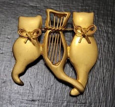 Vintage 3 Cat Harp Gold Tone Brooch Pin Music Kittens Abstract Art  - £11.43 GBP