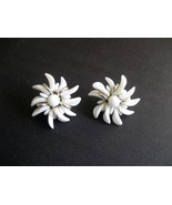 Vintage White Plastic Flower Screw Back Earrings - Made in Western Germany  - £15.70 GBP