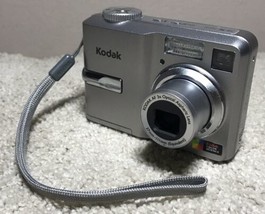 Kodak EasyShare C743 Silver 7.1MP Digital Camera with 3x Optical Zoom -For Parts - £6.93 GBP