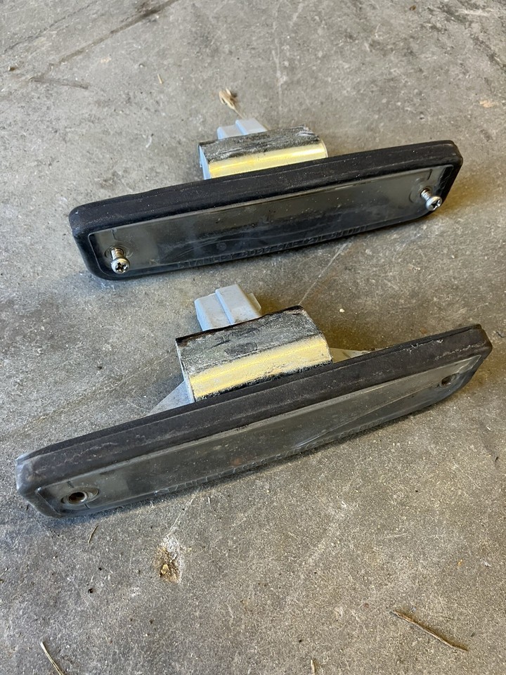 94-95 Honda Accord OEM rear license plate lights bulbs x2 *flaws for parts - $19.79
