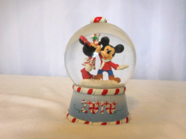 Disney Christmas Minnie Kissing Mickey Mouse Snow Globe Under the Mistle... - $28.72