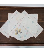 Vintge Handcrafted Embroidery Table Doily SET of 3 - $347.27 MXN