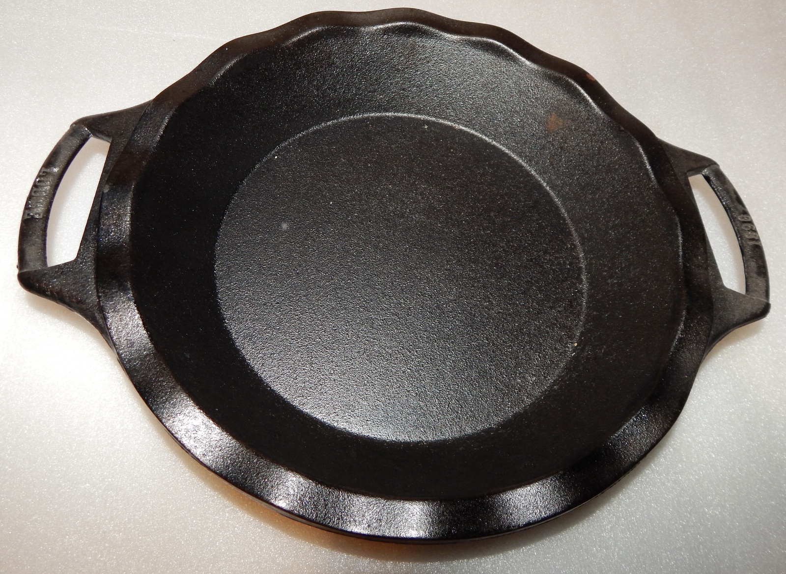 Lodge Cast Iron Pie Pan 9” USA BW9PIE Seasoned Since 1896 Cooking & Camping 289O