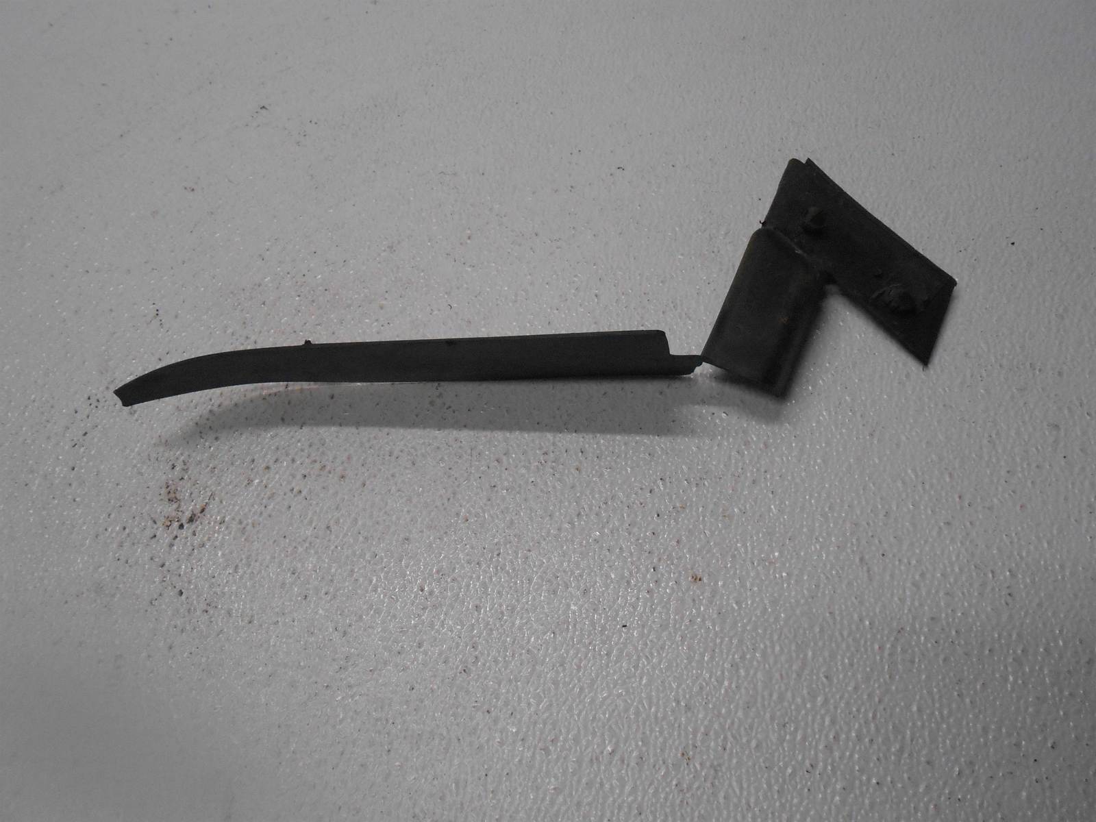 1998 chevrolet S10 Front Right Passenger side Fender Bumper Filler - $27.99