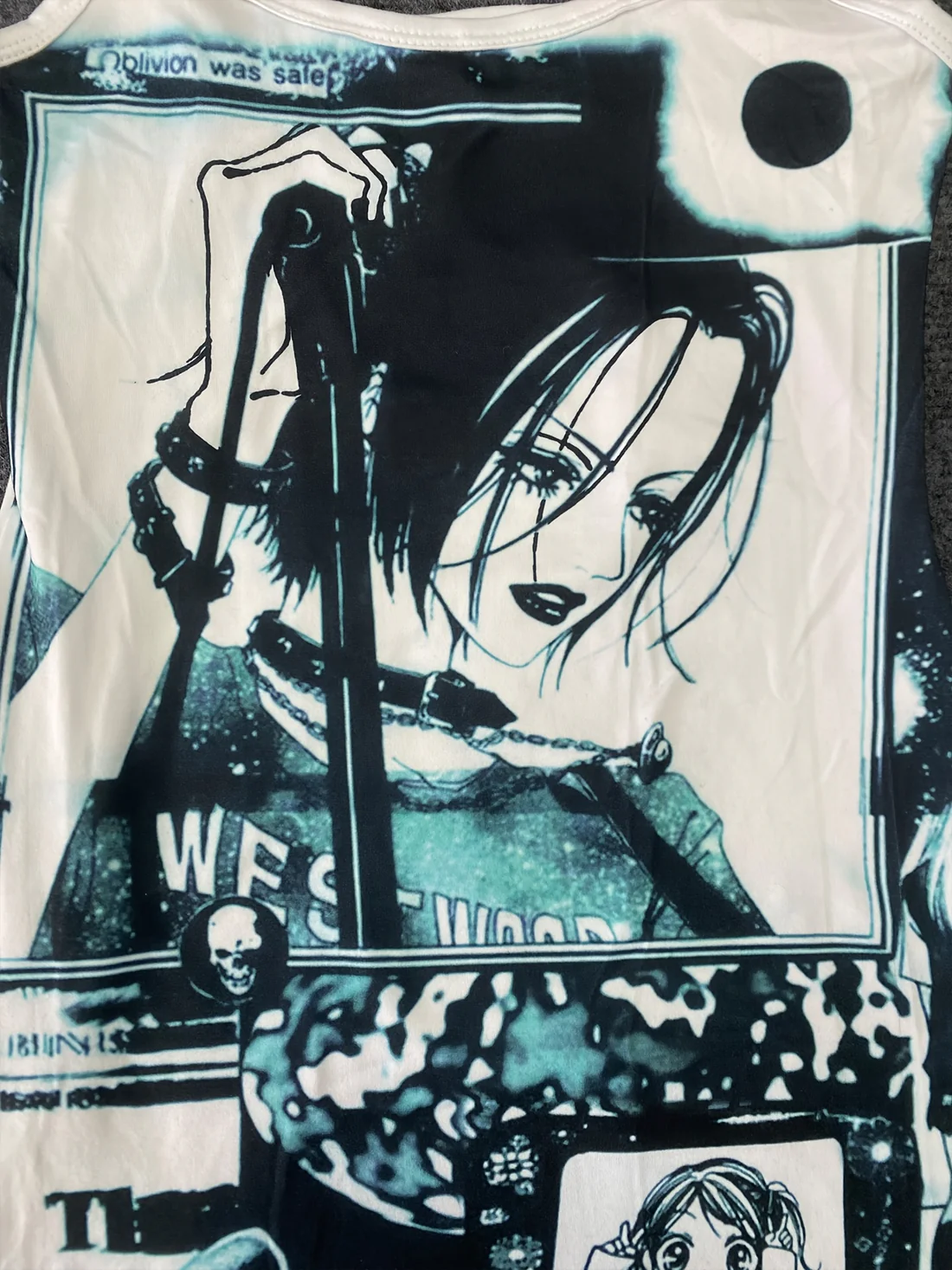 Retro Y2K-Inspired Anime Graphic Tank Top - $195.06 MXN