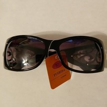 Fushida Eyewear Women&#39;s Black Elegant Fashion Sunglasses UV Protection - £9.48 GBP